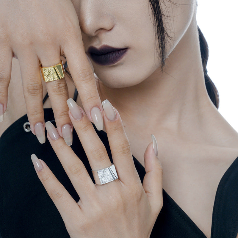 Easiness silver ring